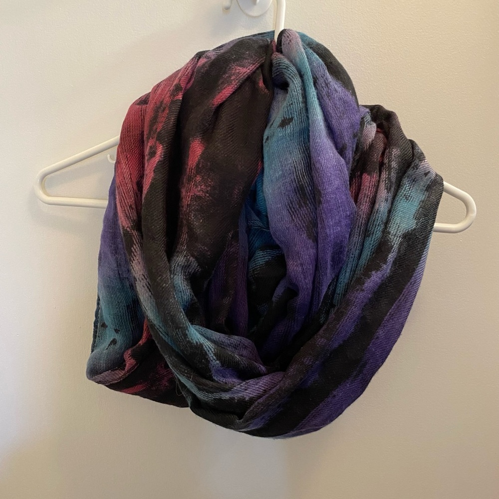 Elegant Multicolor Scarf